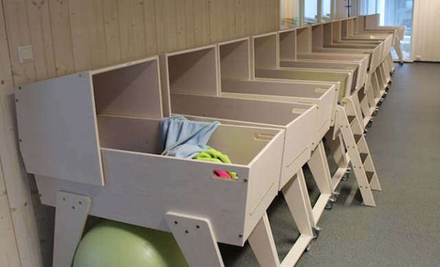 Institutionsvogne, krybber mm. Institutionsvogne, krybber mm.