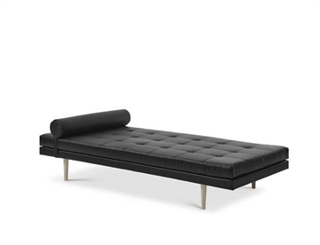 Kennedy Daybed /sofa briks i læder - Her i farve sort m. ben i træ (lys natur)