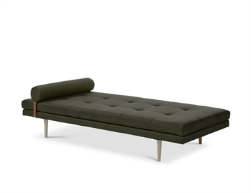 Kennedy Daybed /sofa briks - Her i farve Malmo Green m. ben i træ (lys natur)